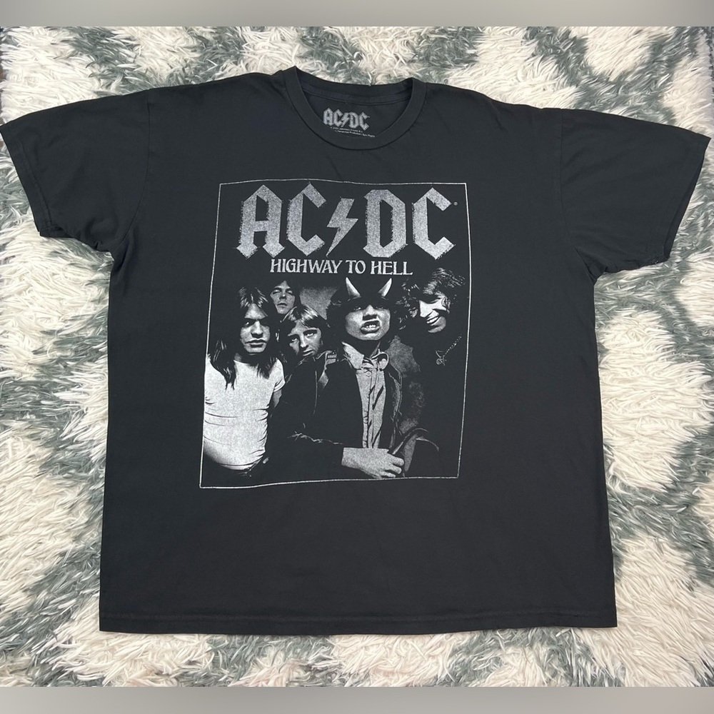 AC/DC Adult Unisex Highway to Hell Black Graphic T-shirt Size XL 2023 Band Tee